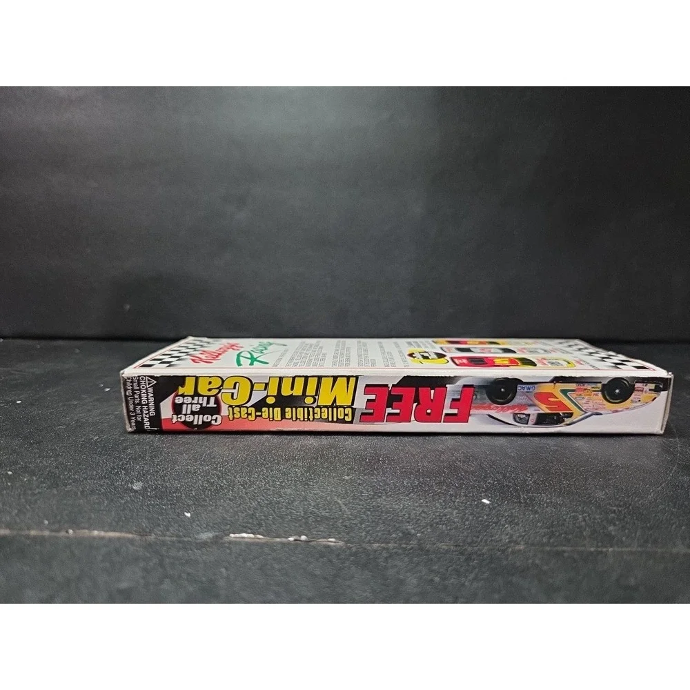 Kellogg's Racing Terry Labonte #5 Honey Crunch Corn Flakes 1:64 Die-Cast Car‎